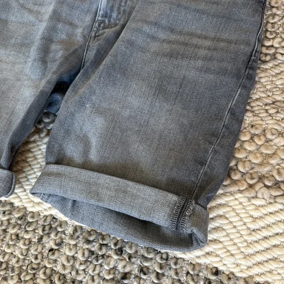 H&M Men's Grey Denim Jean Shorts Waist Size 31 - Picture 2 of 7